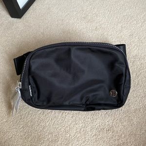 Lululemon everywhere bag